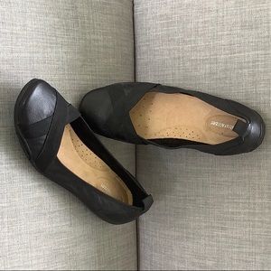 Naturalizer black flats 10M